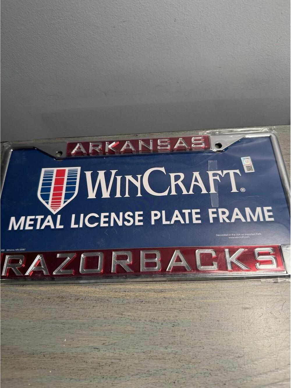 Arkansas Razorbacks WinCraft Metal License Plate Frame - Picture 3 of 4